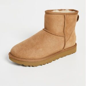 Ugg Classic Mini II Boots NWT size 10 color Chestnut